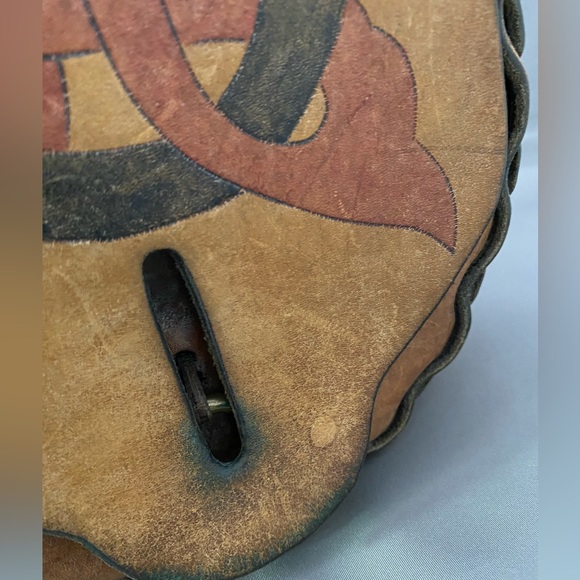 Vintage Handmade 1970’s leather crossbody bag braided strap tooled Celtic knot - Picture 5 of 16